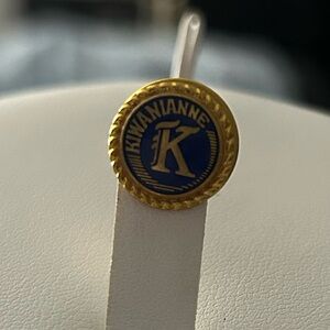 Vintage Kiwanianne Member Pin